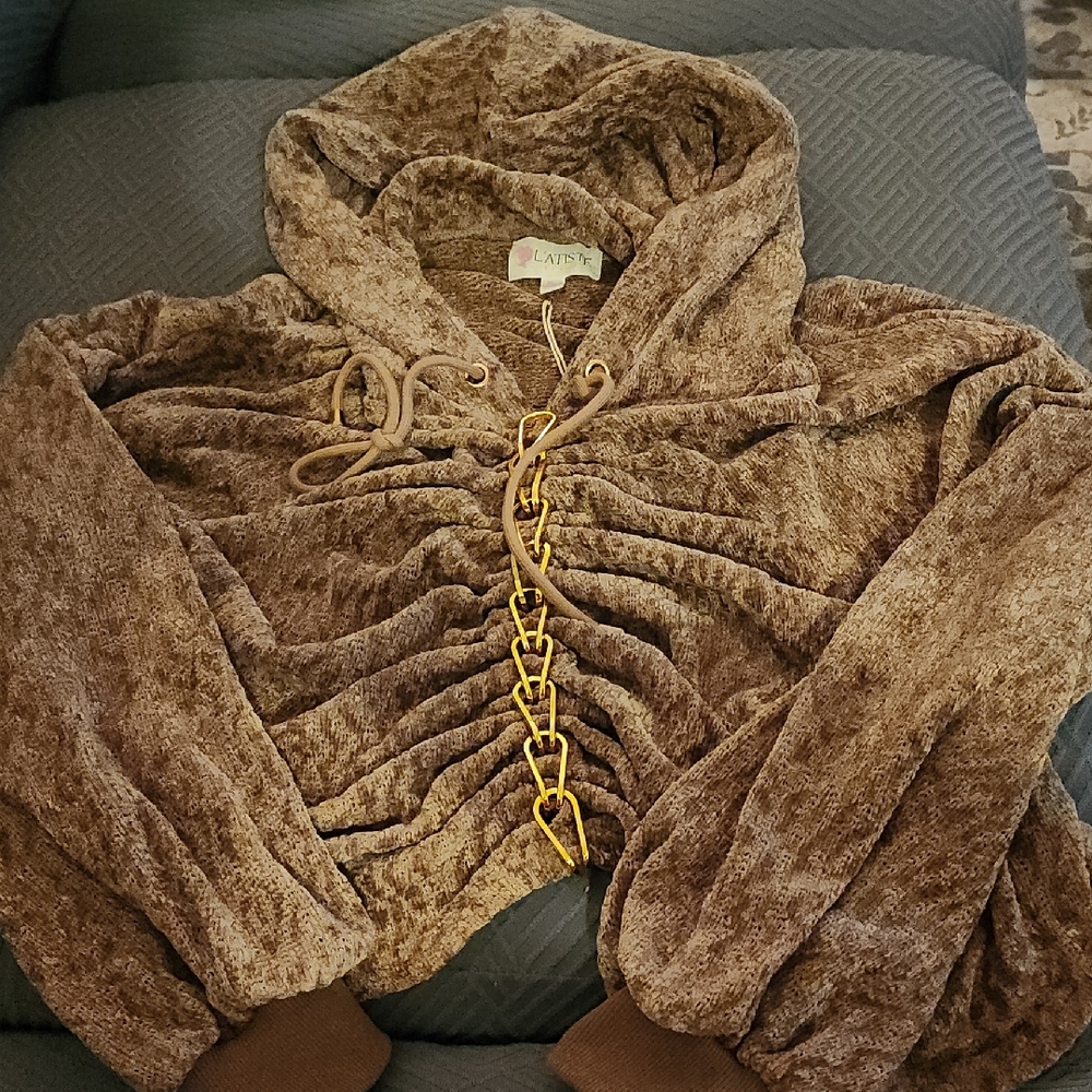 L'ATISTE Brown Sweater with Gold Accent